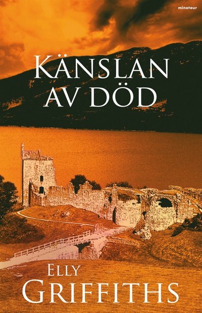Cover for Elly Griffiths · Känslan av död (Hardcover Book) (2012)